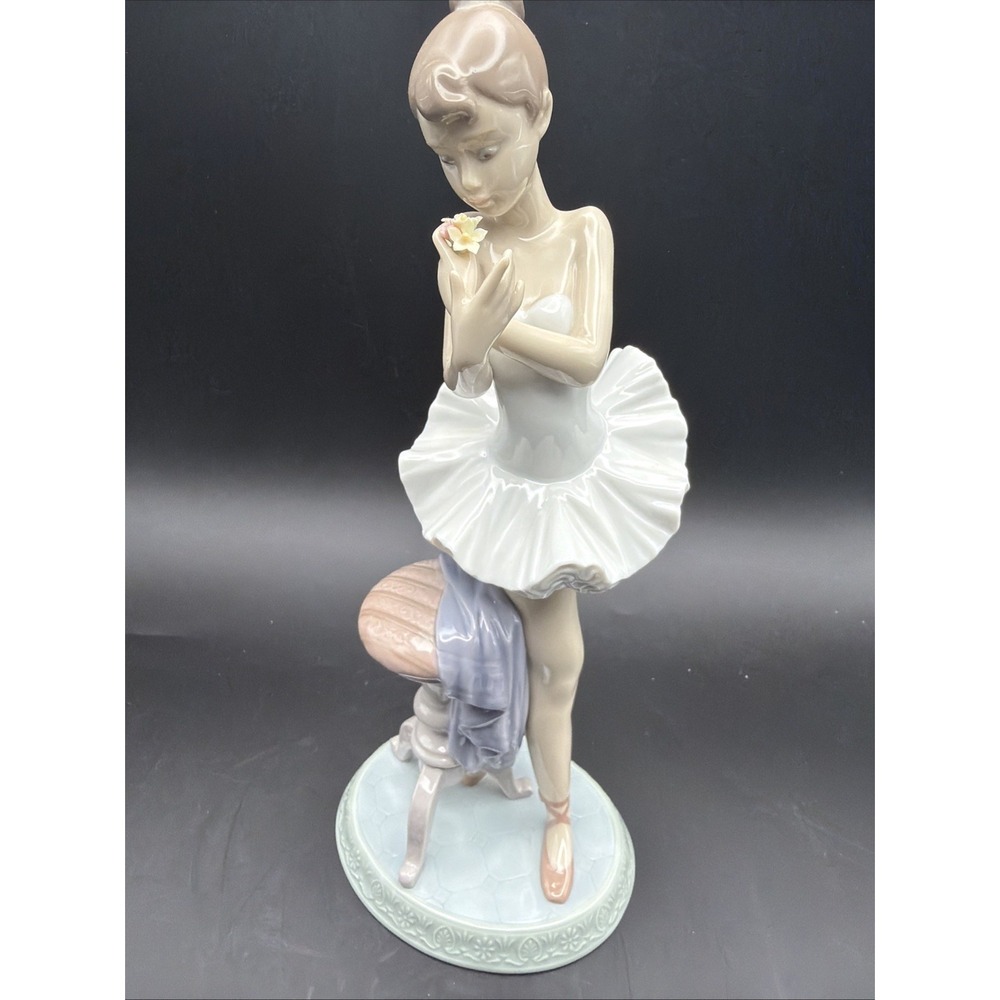 Lladro 7641 For a Perfect Performance Ballerina Figurine w/ Original Box